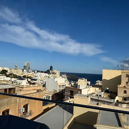 Skyline Soak, Views & Jacuzzi Appartement *