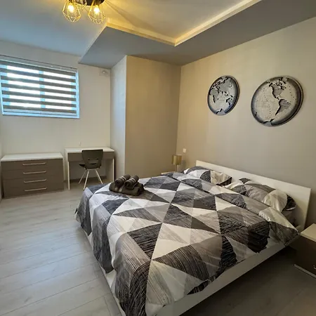 Skyline Soak, Views & Jacuzzi San Ġiljan