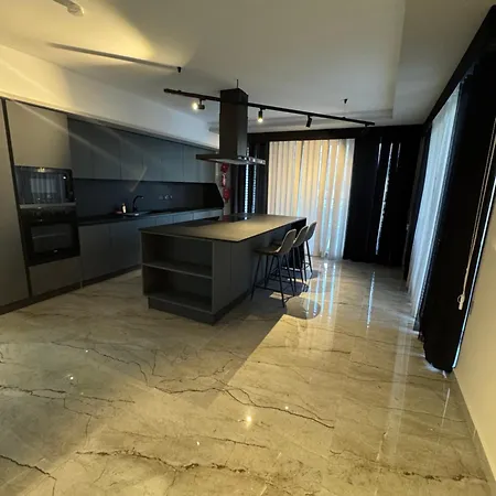 Skyline Soak, Views & Jacuzzi *