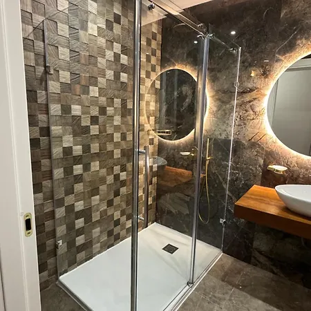 Appartement Skyline Soak, Views & Jacuzzi