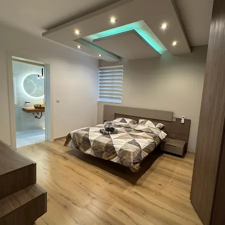Διαμέρισμα Skyline Soak, Views & Jacuzzi *