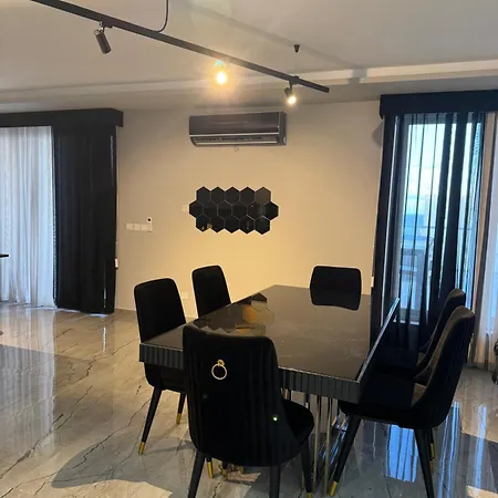 Appartement Skyline Soak, Views & Jacuzzi San Ġiljan