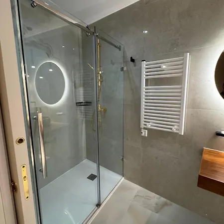 Appartement Skyline Soak, Views & Jacuzzi San Ġiljan