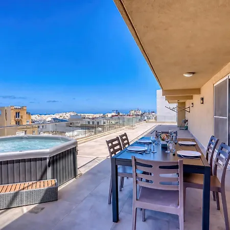 Skyline Soak, Views & Jacuzzi 아파트