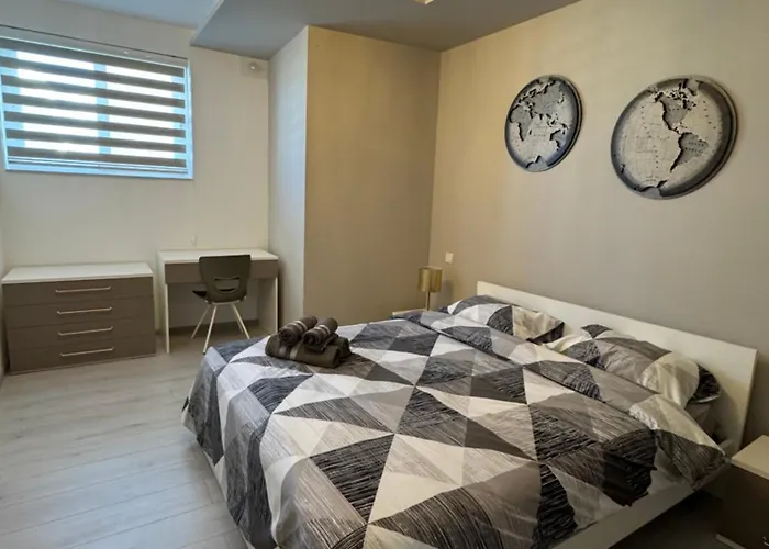 Skyline Soak, Views & Jacuzzi Saint Julian's