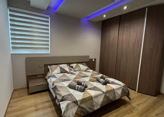 Skyline Soak, Views & Jacuzzi 아파트 Saint Julian's