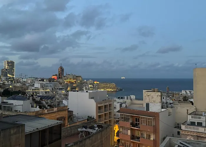 Appartement Skyline Soak, Views & Jacuzzi San Ġiljan