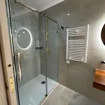 Apartment Skyline Soak, Views & Jacuzzi Saint Julian's